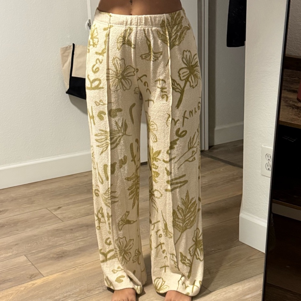 Urban Outfitters Floral Cream and Green Women's Pants